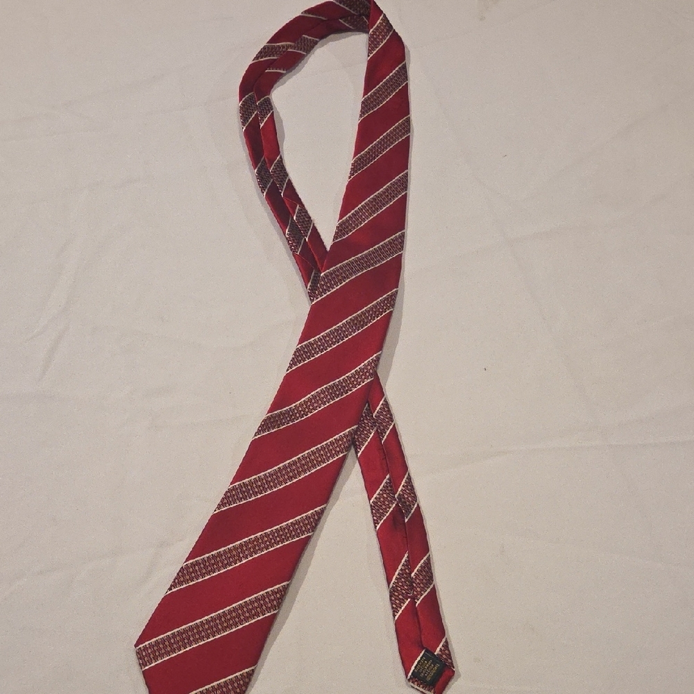 Classic Red Striped Men's Tie - Unbranded